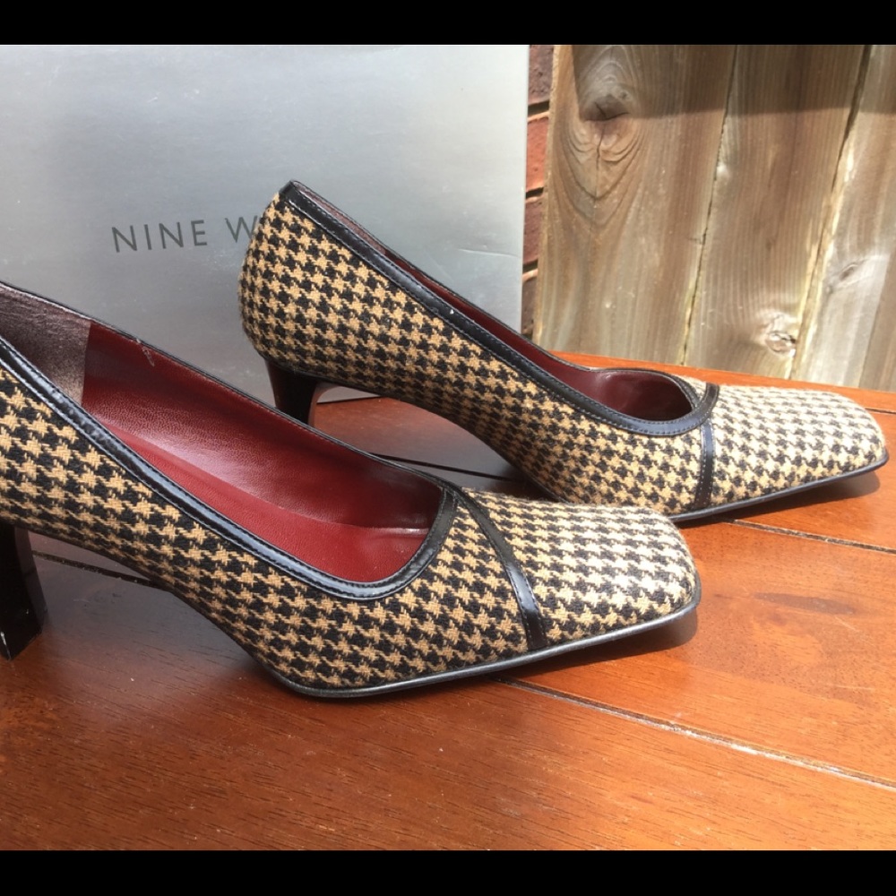 SHOES - Picture 5 of 7